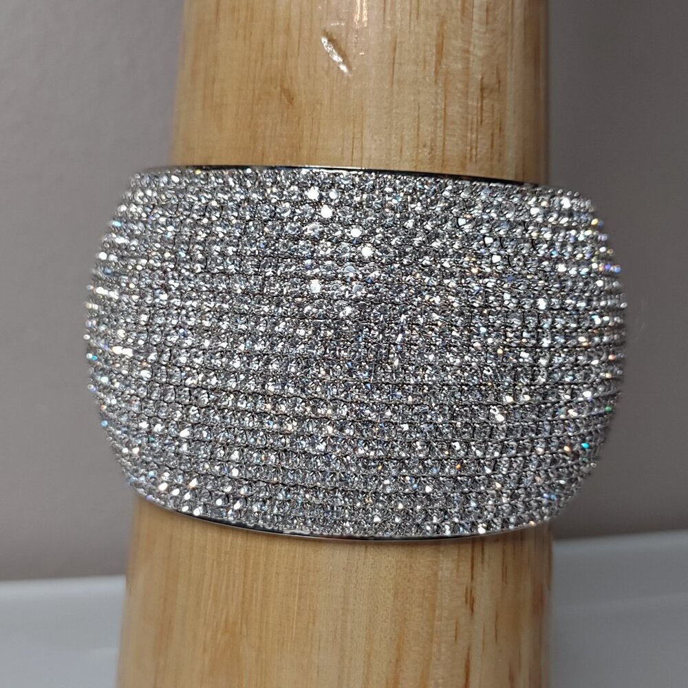 Very Nice Vintage Chunky Wide 8 Inch Rhinestone Bangle Bracelet